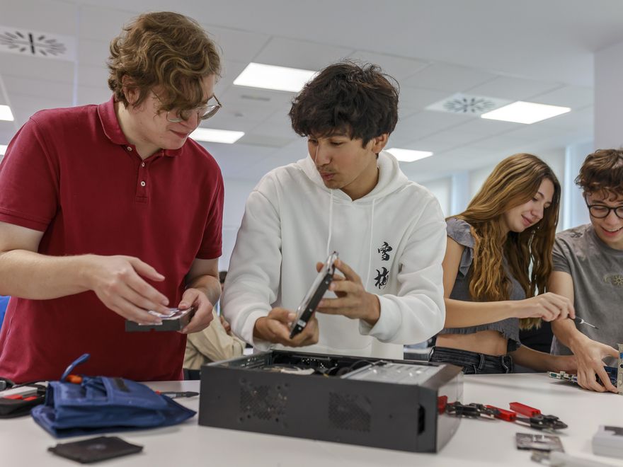 Curso de Sistemas Microinformáticos y Redes