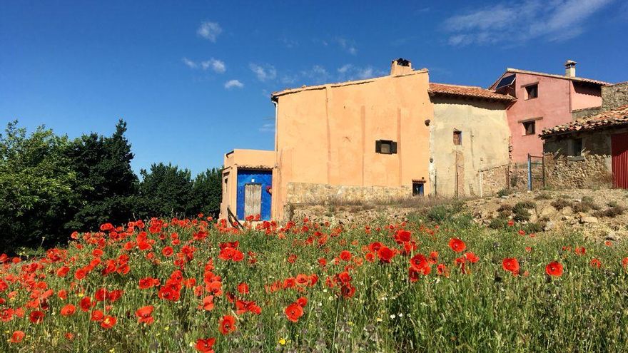 Una de las viviendas que se han restaurado y que actualmente está ocupada en La Higuera