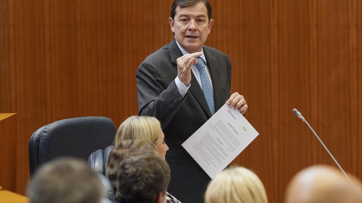 Alfonso Fernández Mañueco, en el Pleno de este martes.