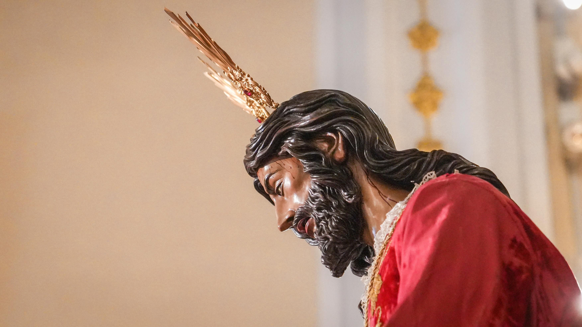 Los besapiés de Jesús Rescatado y del Cristo del Remedio de Ánimas, y el besamanos de Jesús, Divino Salvador, en su Prendimiento, en imágenes