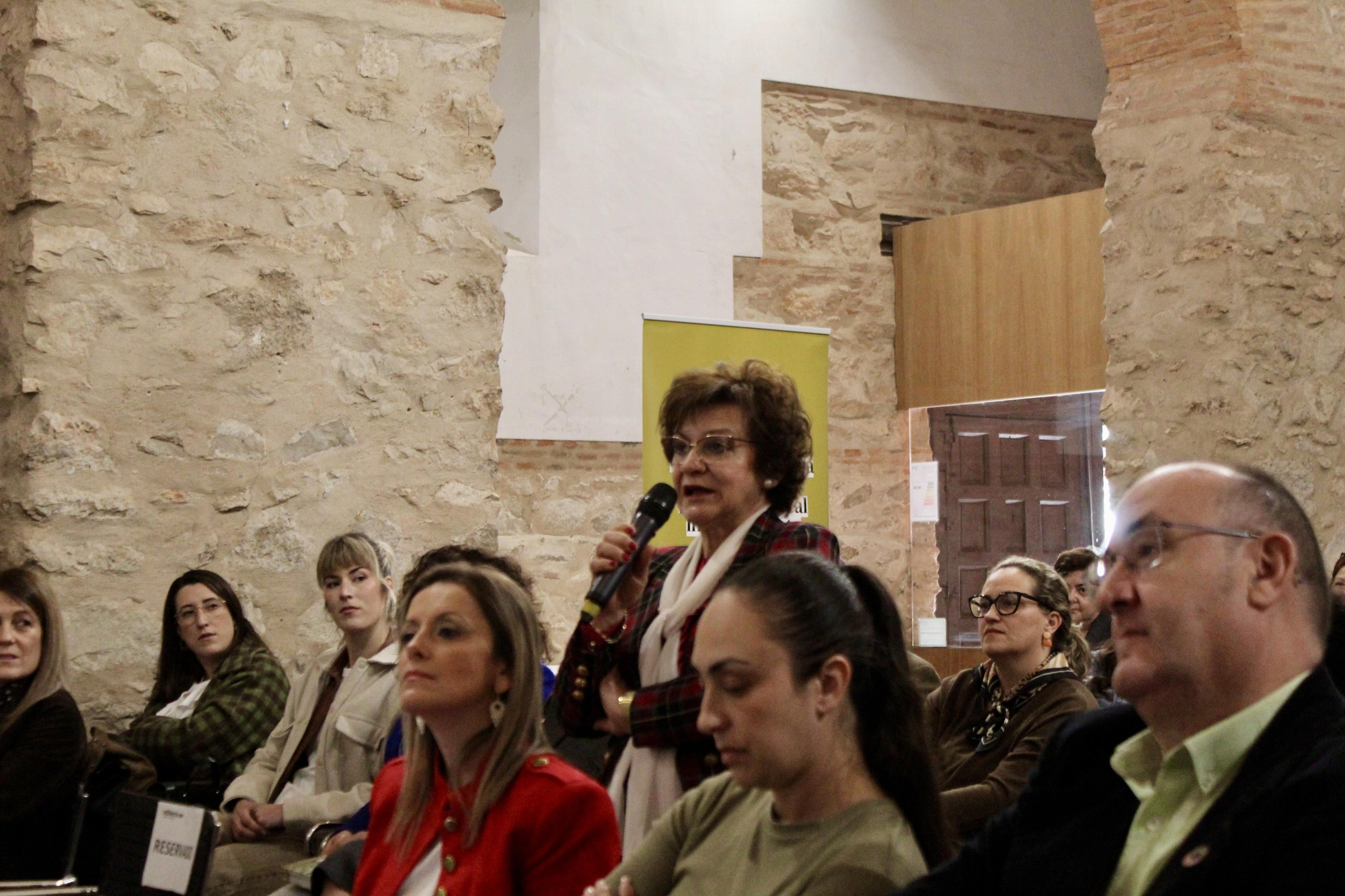 Algunos asistentes al segundo encuentro Vinos de Autora en Valdepeñas (Ciudad Real)