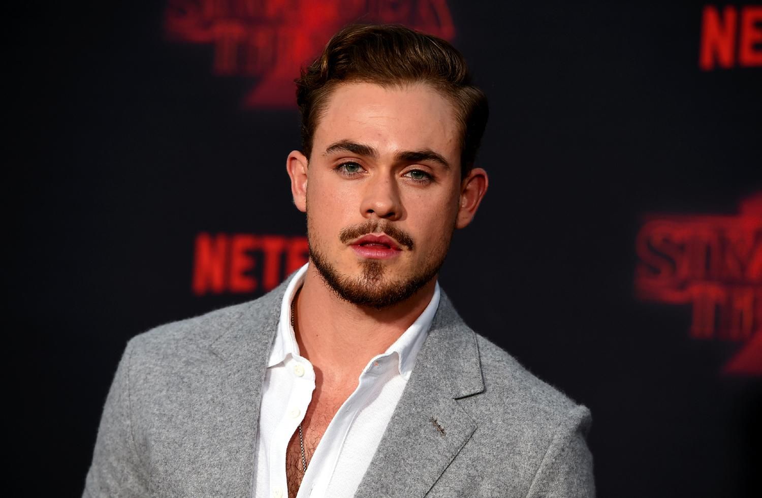 El actor Dacre Montgomery en la première de Stranger Things 2
