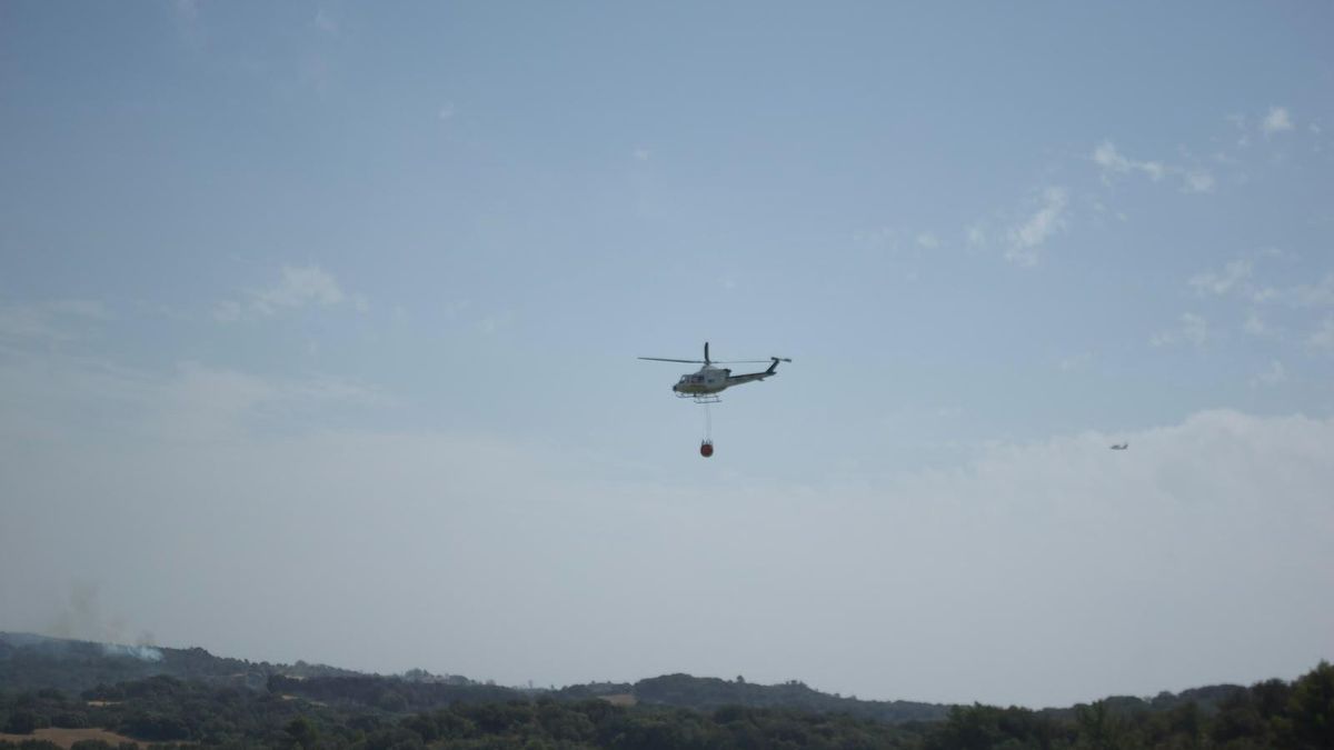 Helicóptero en el incendio en las Cinco Villas