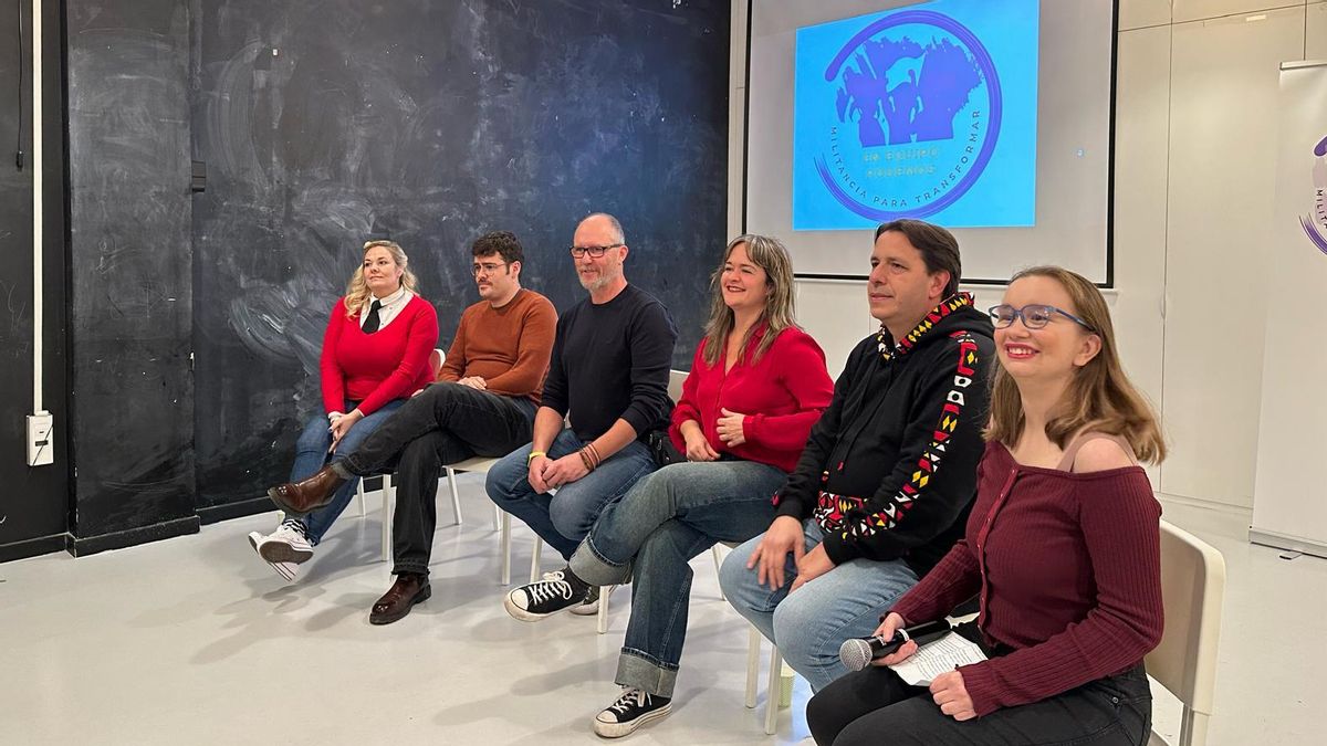 El equipo que acompaña a Ricard Mitjana en la candidatura de la formación morada.