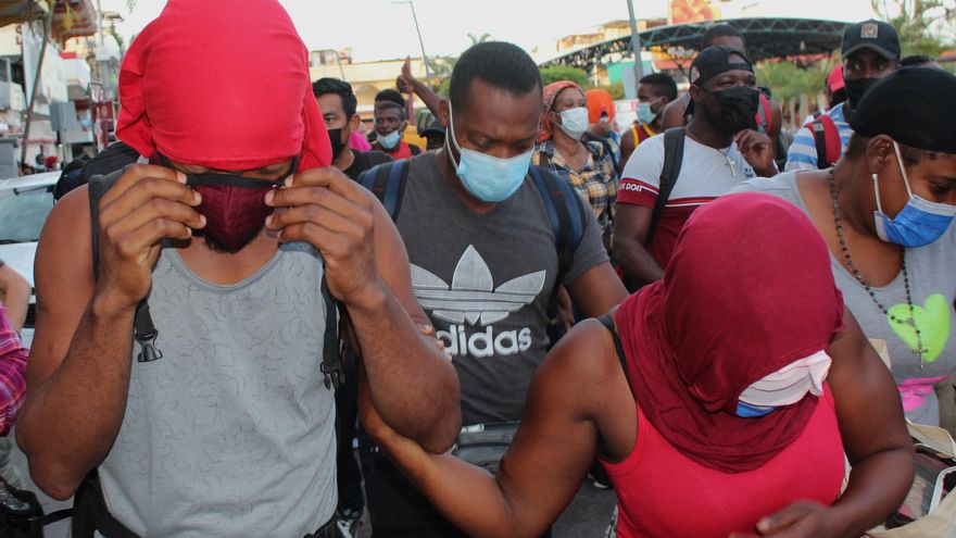 México devuelve a Cuba a 77 migrantes que intentaban llegar a EE.UU.