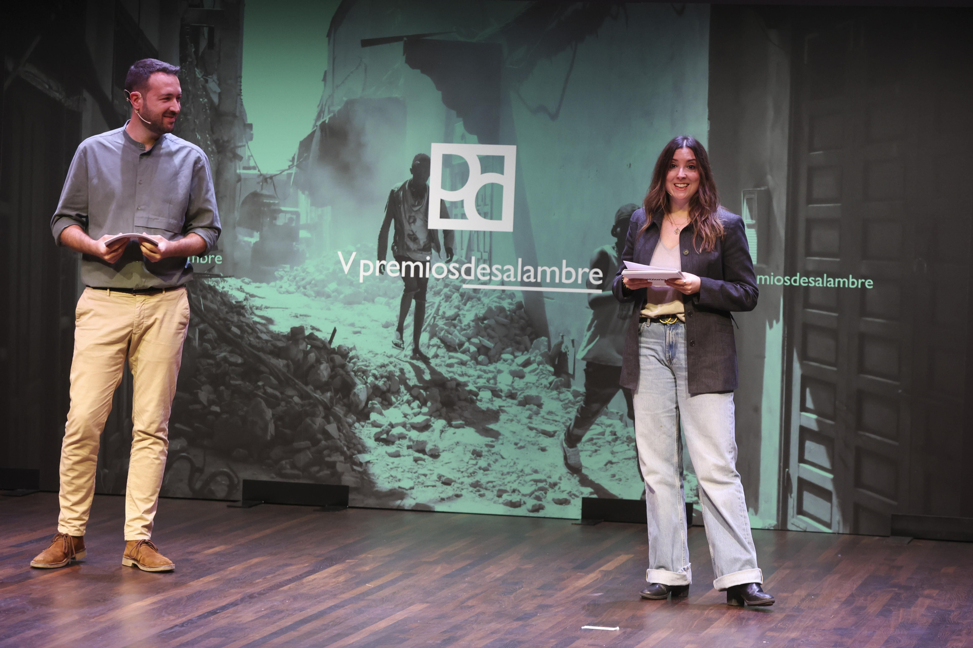 Juanlu Sánchez, subdirector de elDiario.es; y Gabriela Sánchez, jefa de sección de Desalambre