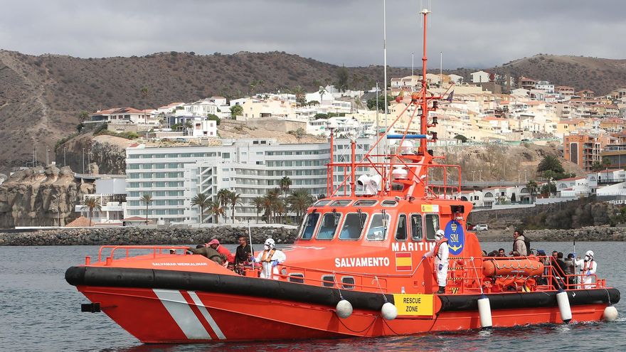 Salvamento rescata una patera con 38 subsaharianos al sur de Gran Canaria