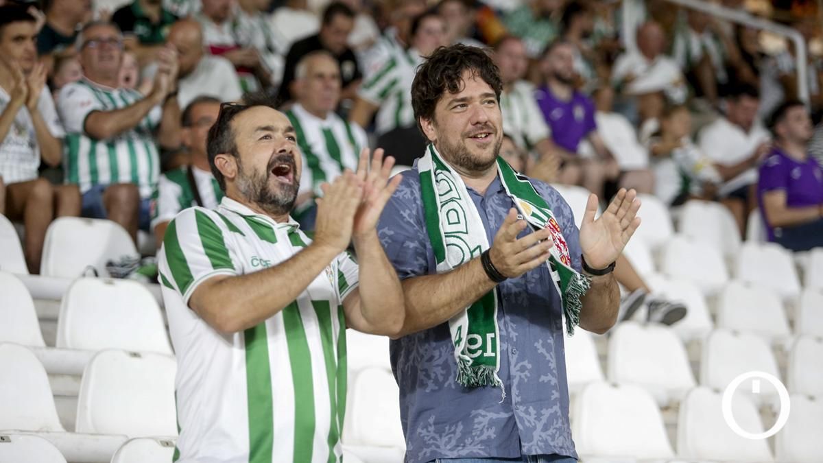 Grada Blanquiverde del Córdoba CF - CD Castellón