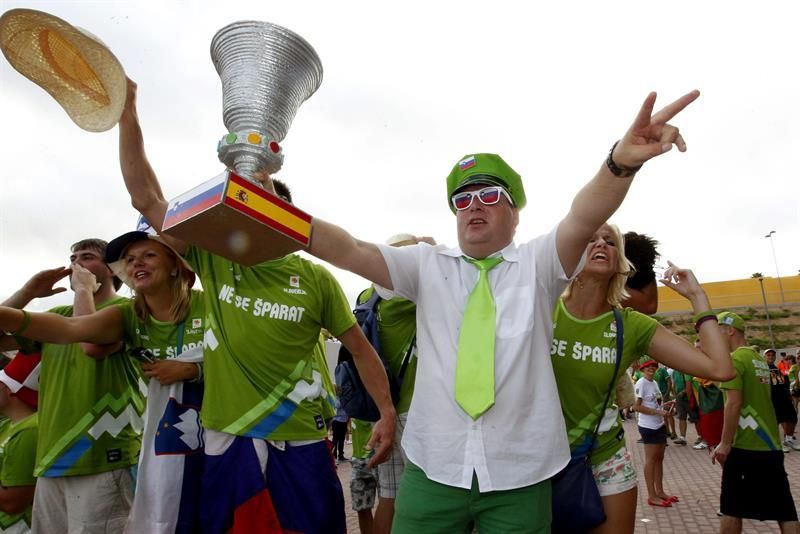 Aficionados en la sede de Gran Canaria del Mundobasket 2014. Efe.