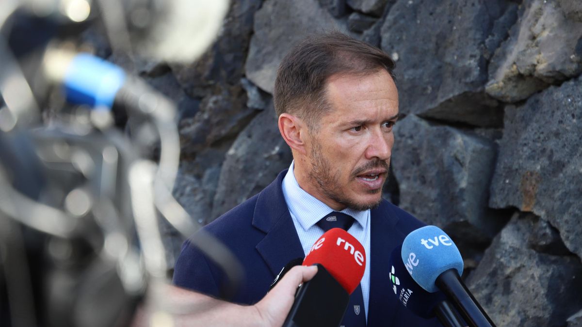 El consejero de Transición Ecológica y Energía del Gobierno de Canarias, Mariano Hernández Zapata, este martes en La Palma. LUIS G. MORERA/EFE