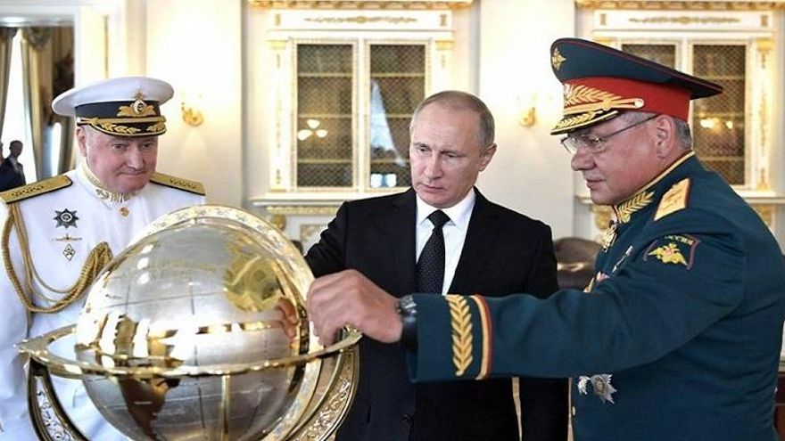 Putin da largas a las negociaciones y amplía sus objetivos a la conquista del sur de Ucrania