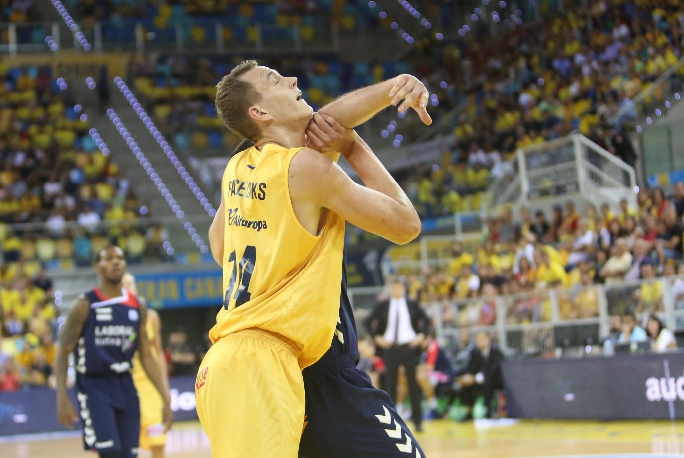 Imágenes del partido de cuartos de final de playoff entre el Granca y el Baskonia. (Alejandro Ramos).