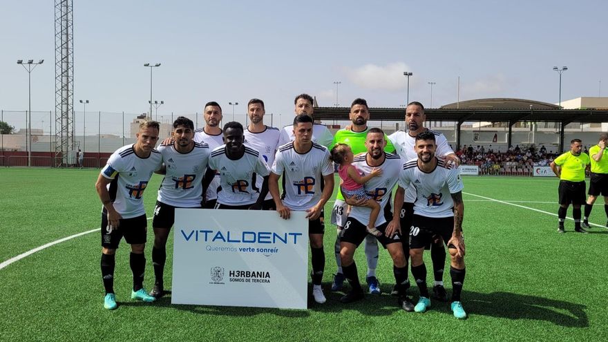 El recién ascendido Herbania, primer líder de la Tercera División