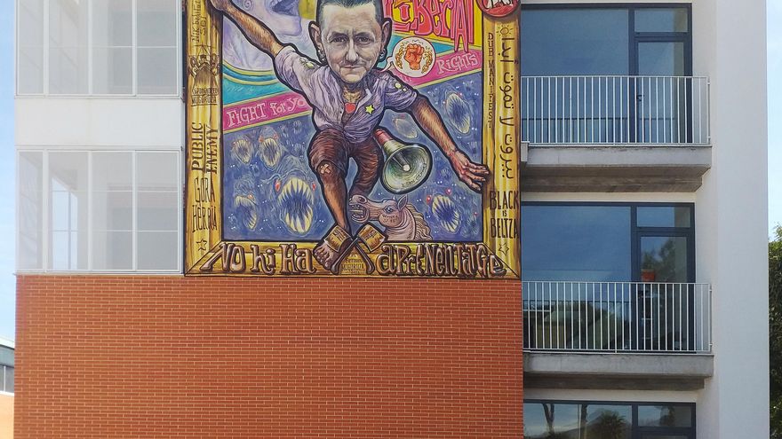 El autor del mural de Fermin Muguruza denunciado por la extrema derecha: "Es un ataque a la libertad de expresión"