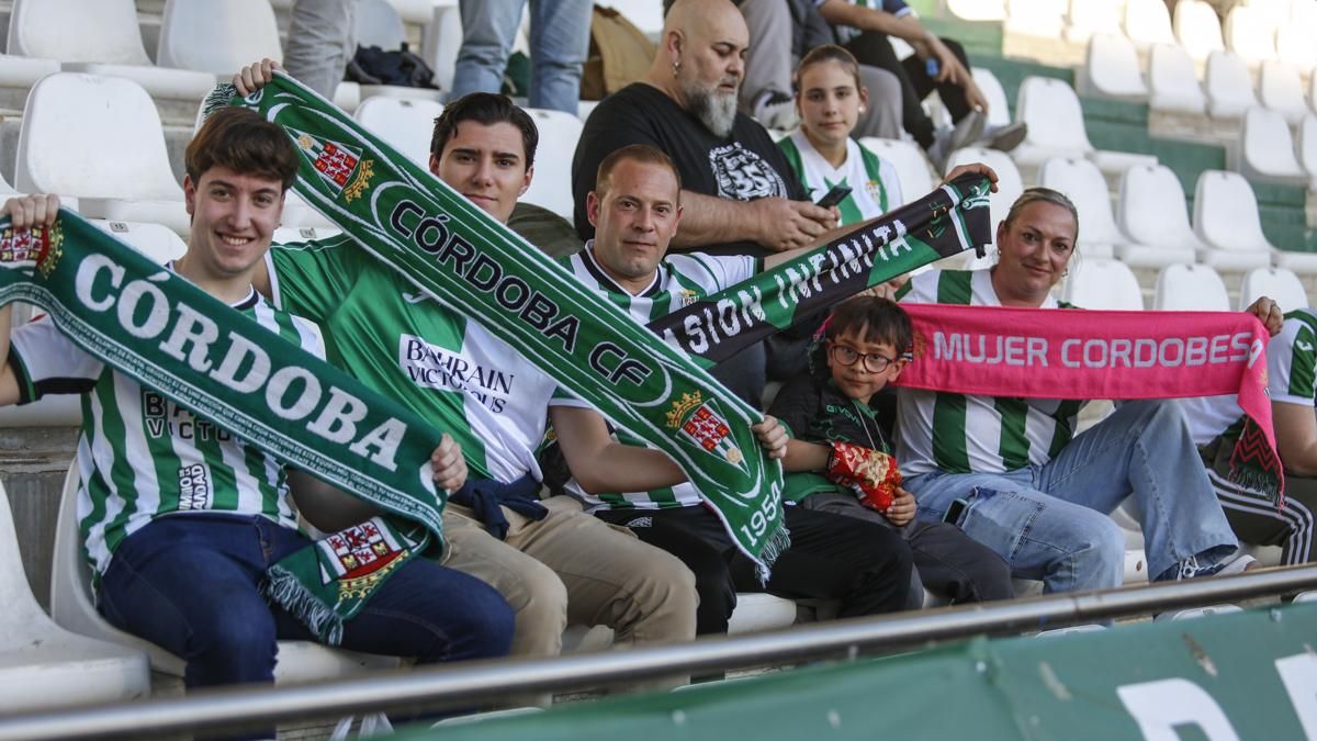 Grada Blanquiverde del Córdoba CF - CD Mirandés