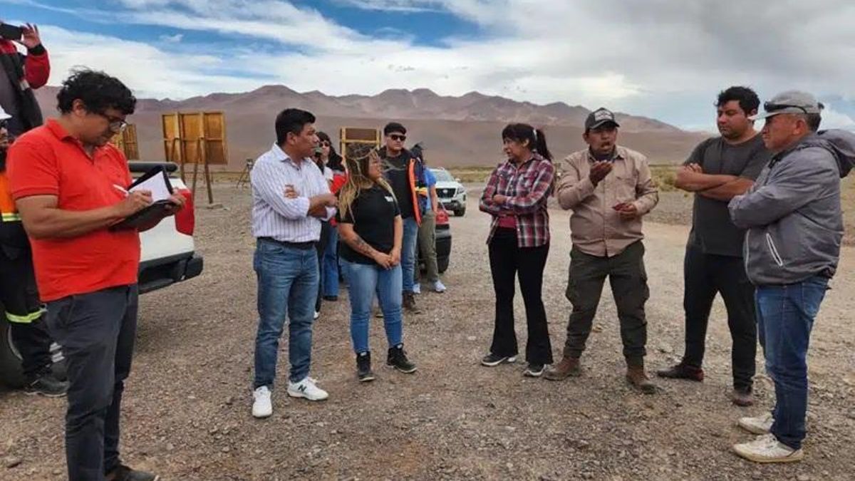 La población de Fiambalá se unió para exigir respuestas a las autoridades y a la minera china que opera en el lugar. Foto: cortesía Fiambalá Despierta para Mongabay Latam