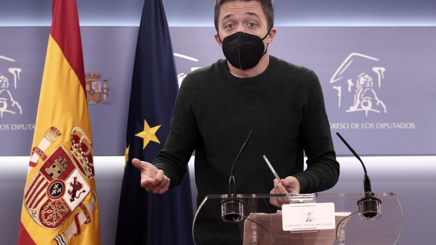 El líder de Más País, Íñigo Errejón, interviene durante una rueda de prensa anterior a una Junta de Portavoces convocada en el Congreso de los Diputados, en Madrid, (España), a 23 de marzo de 2021.