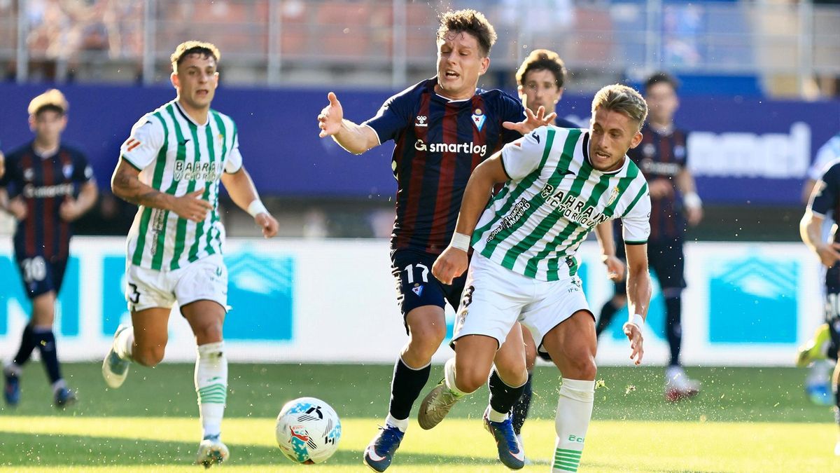 Las imágenes del SD Eibar - Córdoba CF