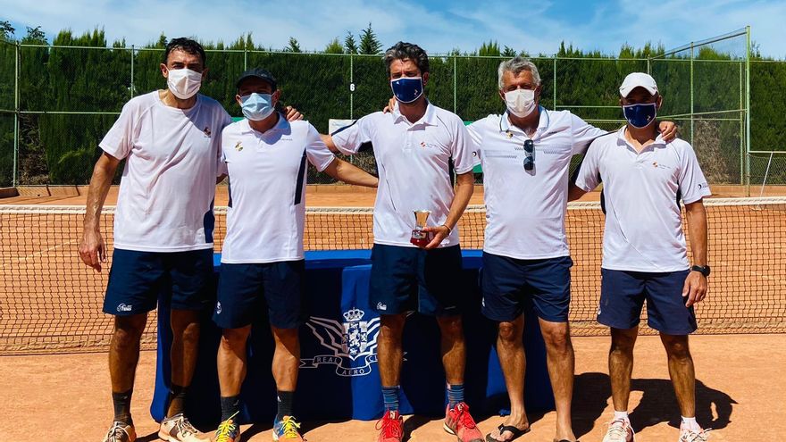 El RCNT +45, subcampeón de España por Equipos de tenis