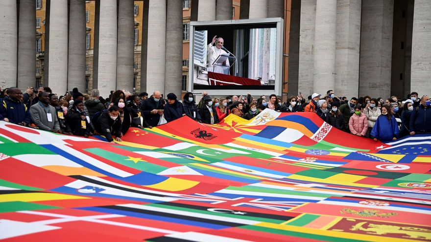 El papa denuncia la esclavitud y torturas a migrantes en África del norte