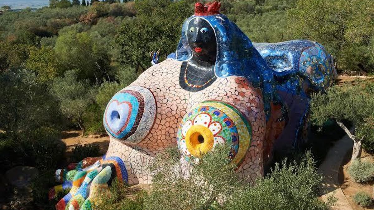 La gran esfinge desde donde estuvo trabajando Niki de Saint Phalle