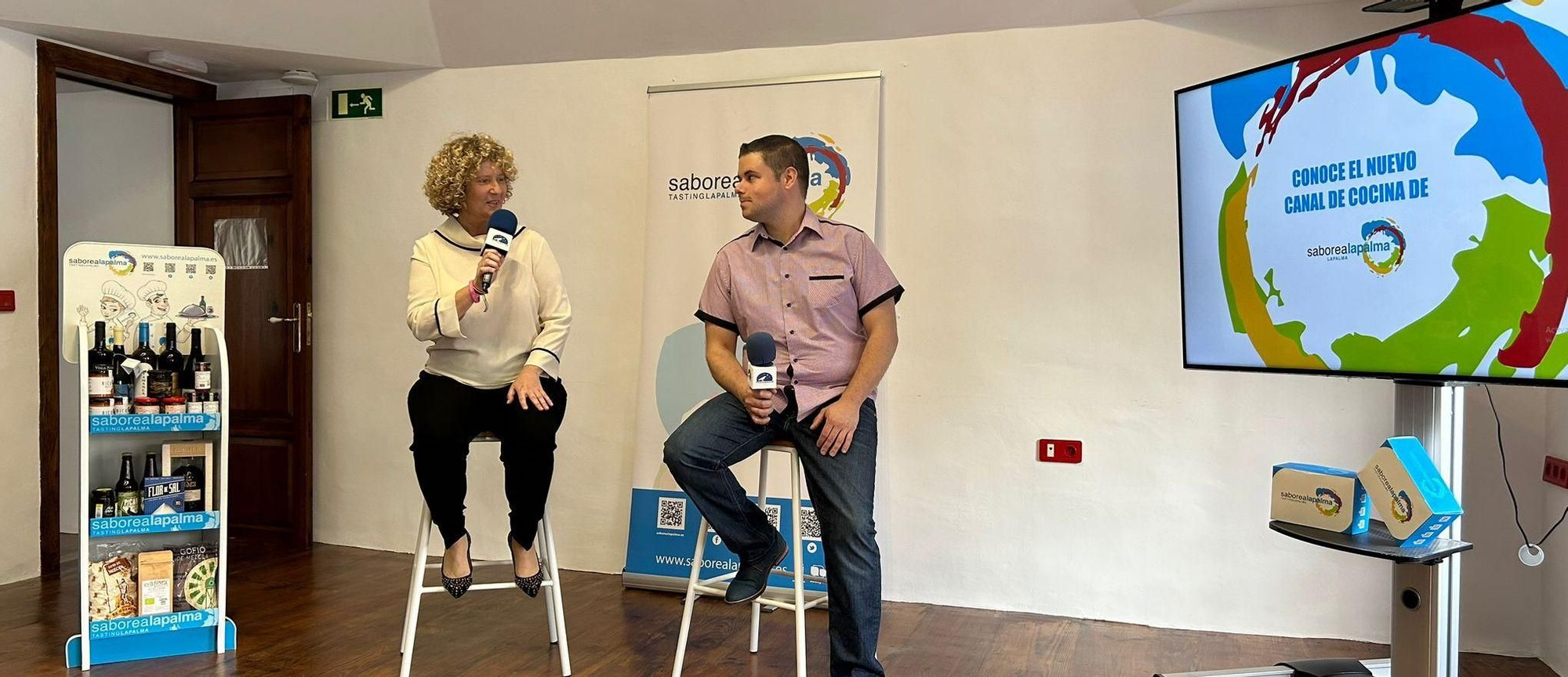 Raquel Díaz y el chef Josué Martín en la presentación de la app.