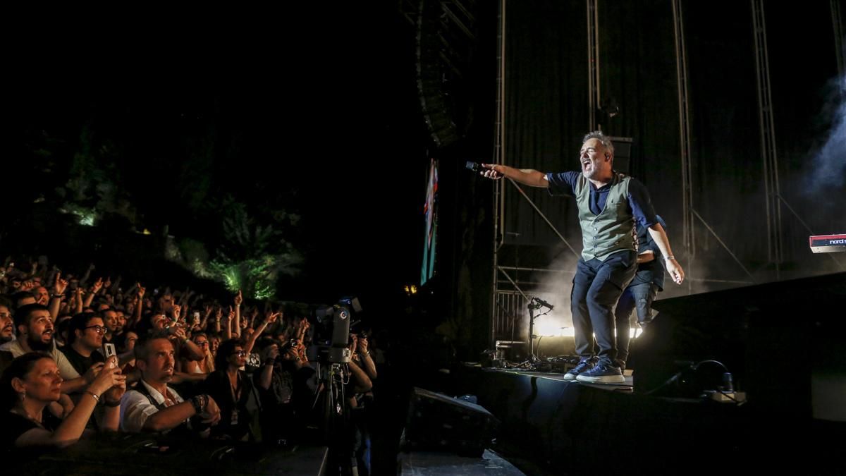 Concierto de Love of Lesbian en el Festival de la Guitarra