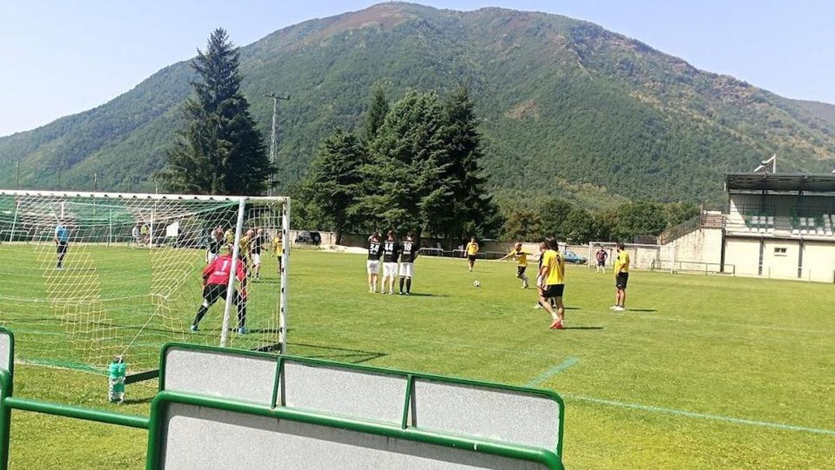 El torneo de fútbol para veteranos Cuenca Minera Valle de Laciana: la 'competencia' al Mundial desde Villablino