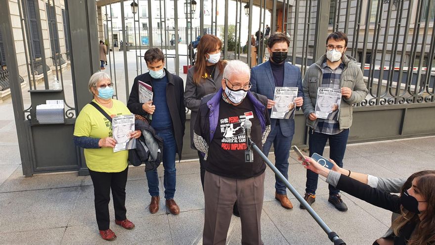 Juanjo Álvarez y Carmen Peso, junto a Asens, Borràs, Rufián y Botran la semana pasada en el Congreso