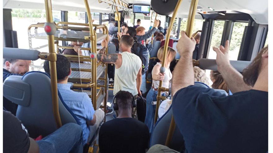 Caos y riesgo en el autobús del polígono El Sequero: trabajadores denuncian que viajan de pie y a más velocidad que la permitida