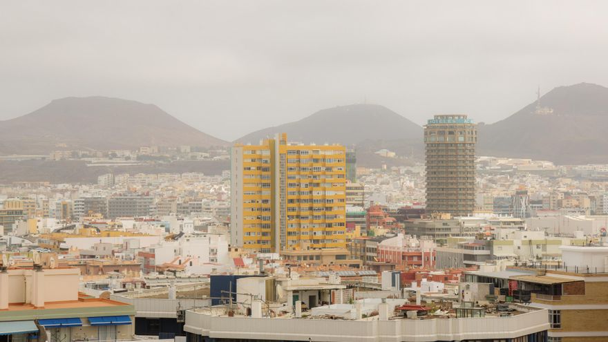 Salud Pública hace especial hincapié en la sinergia negativa de la calima con las altas temperaturas registradas en Canarias