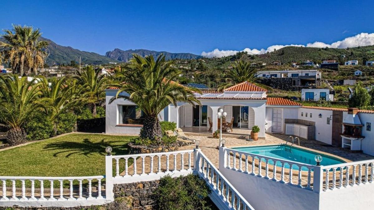 Vivir del turismo o sobrevivir sirviendo a las plataformas: la fuga digital frena 10 millones de euros en La Palma  