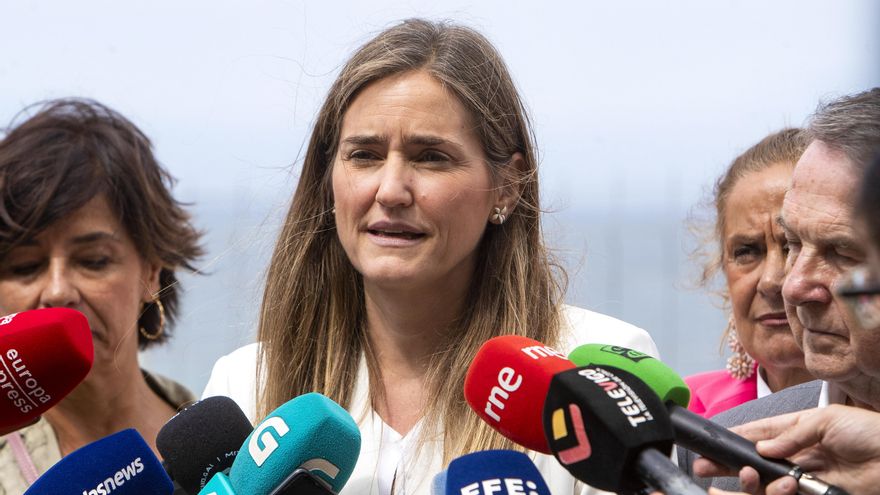 El Gobierno tiene listo el informe del estado del lobo que presentará a las comunidades