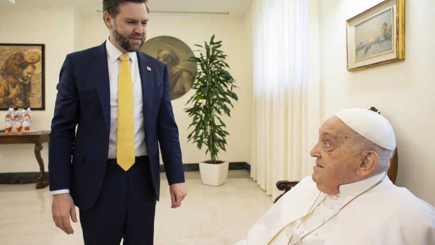 El papa recibió brevemente a Vance en su residencia Casa Santa Marta