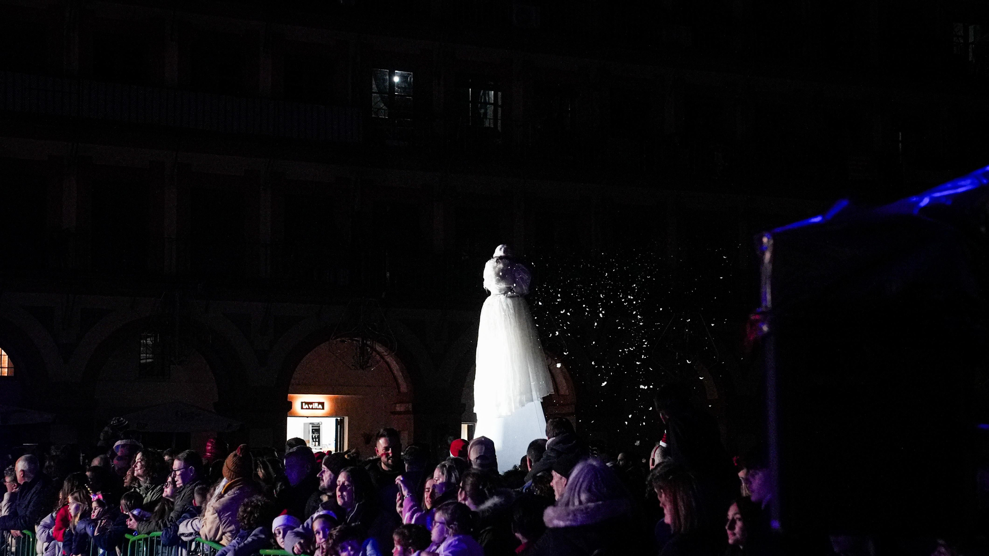 Espectáculo de acrobacias en la Corredera