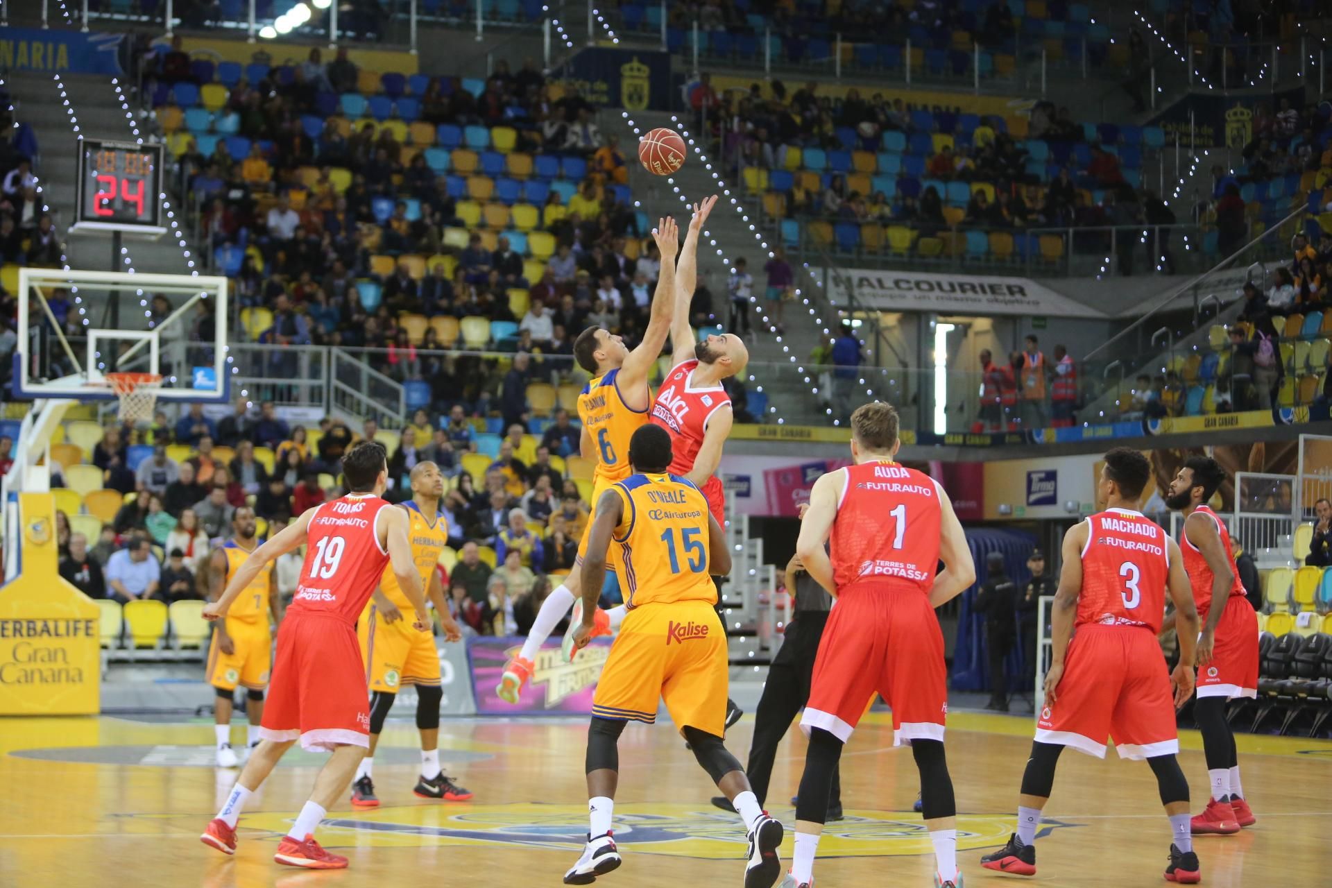 Imagen del encuentro Herbalife Gran Canaria - ICL Manresa. (Alejandro Ramos).