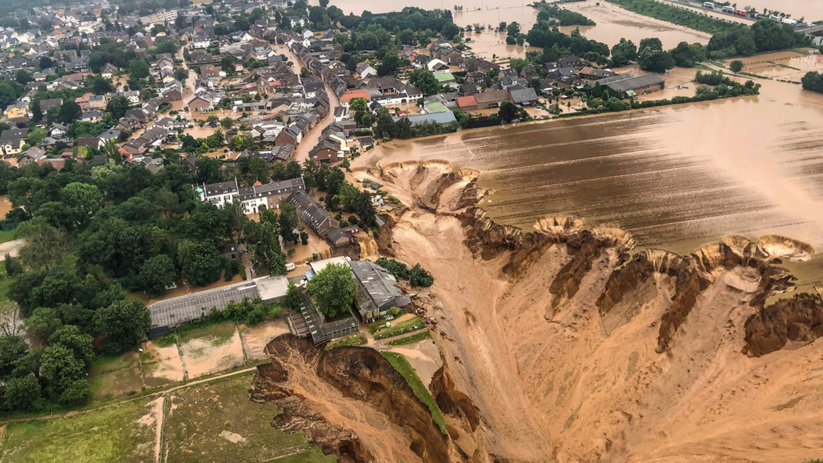 Vista aérea tras la inundación en la ciudad alemana de Erftstadt-Blessem, el 16 de julio de 2021