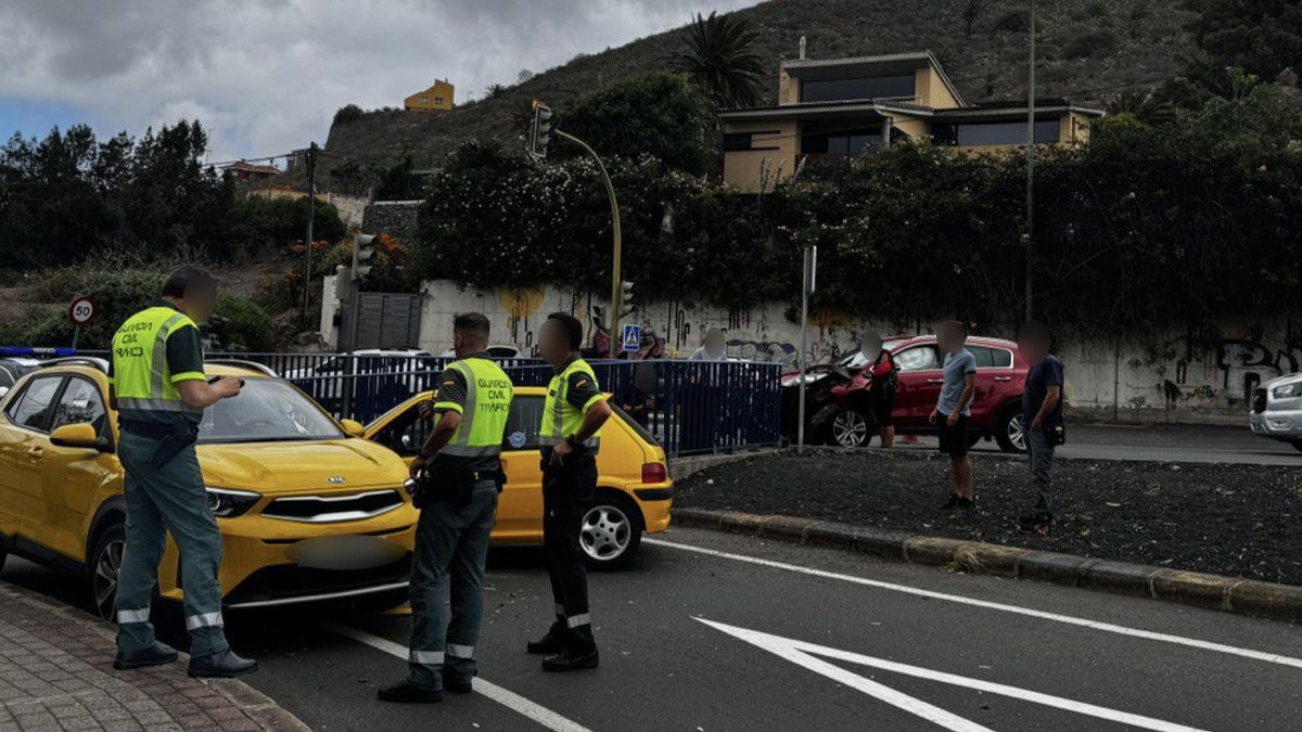 Accidente en Tafira con tres vehículos implicados.
