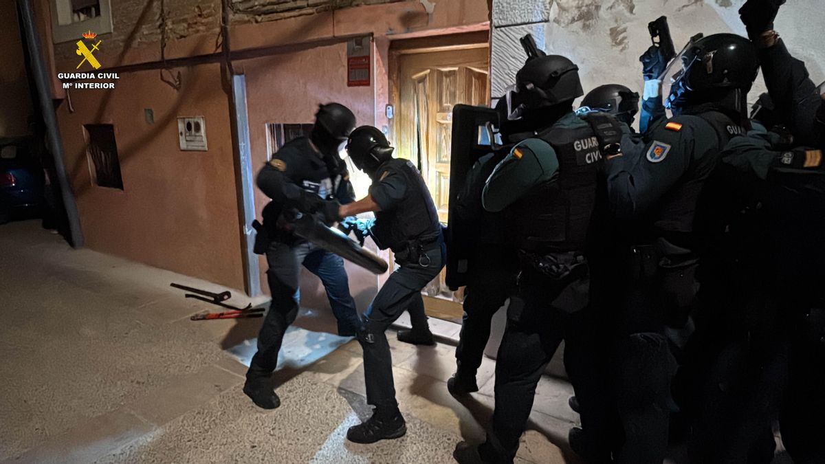 Lanzan un explosivo casero contra los agentes de Guardia Civil en la cuarta redada de drogas a un clan de Calahorra