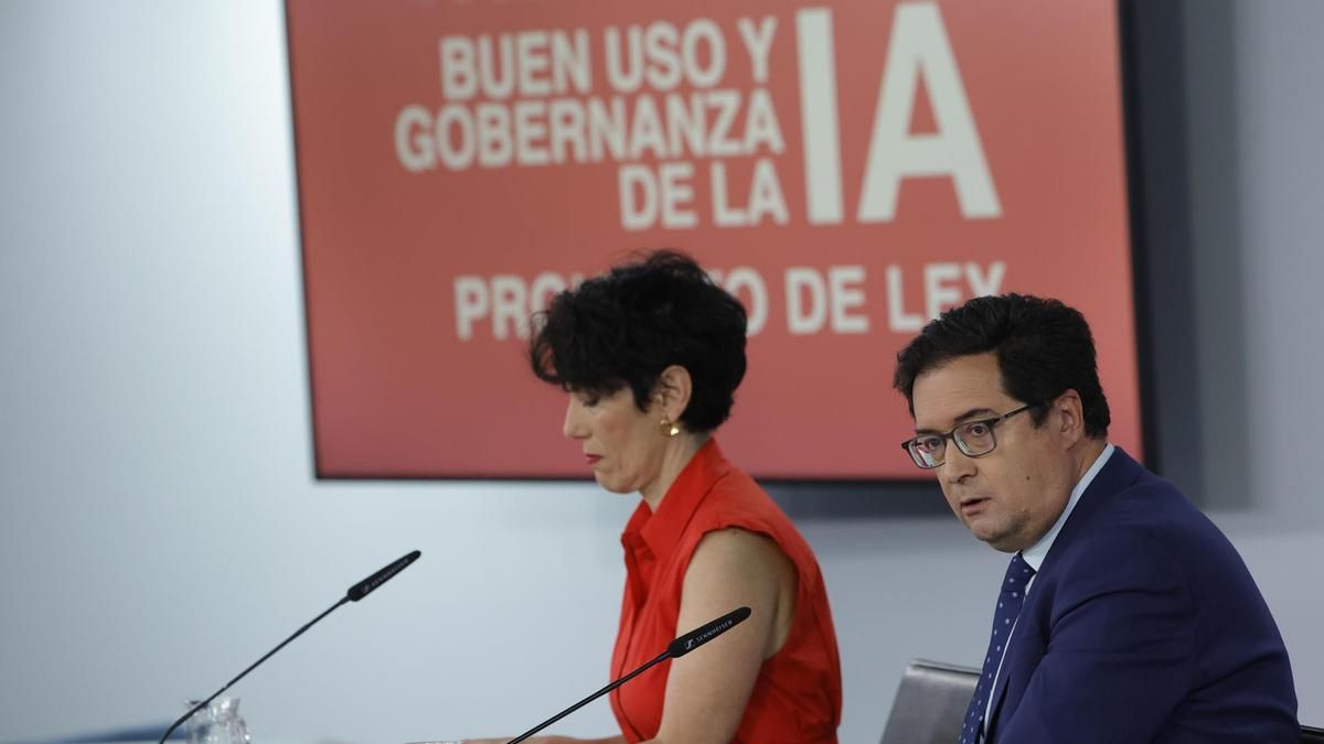 El Gobierno aprueba el proyecto de ley de la IA: multas millonarias, veto a los 'deepfakes' y sistemas prohibidos