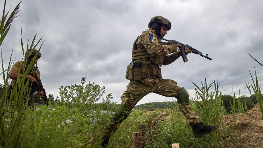 Ucrania y Rusia buscan hacerse con la iniciativa en Donetsk y Jersón EFE/EPA/SERGEY KOZLOV