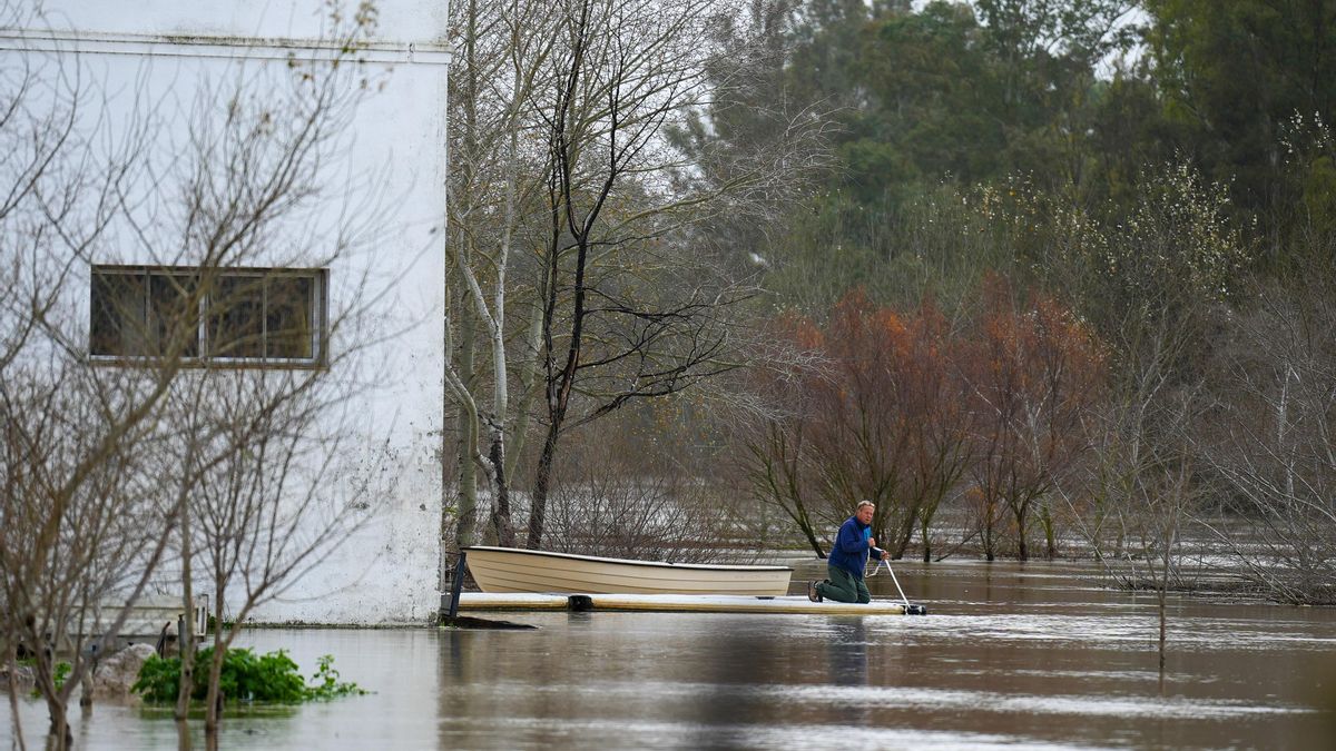 Jerez desaloja a 900 vecinos ante la previsión de lluvias torrenciales e inundaciones históricas