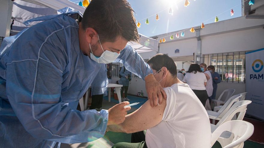 Vacunación de PAMI contra el Covid-19 en CABA: ¿cuándo y dónde se aplica?