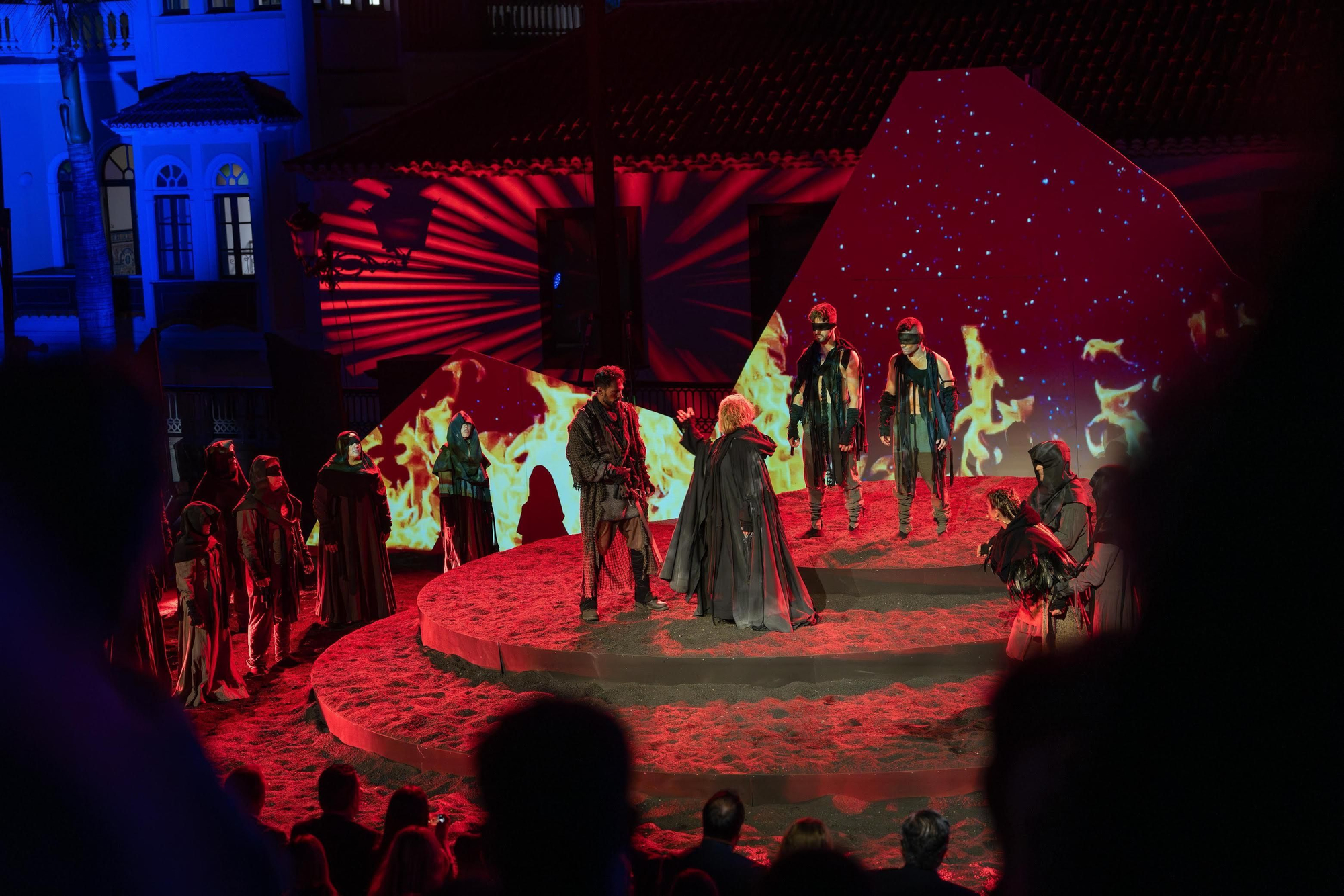 El Carro Alegórico hace latir con más fuerza ‘el corazón de María’.