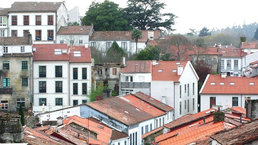 La Xunta bloquea la declaración de zona tensionada en Santiago con nuevas trabas administrativas