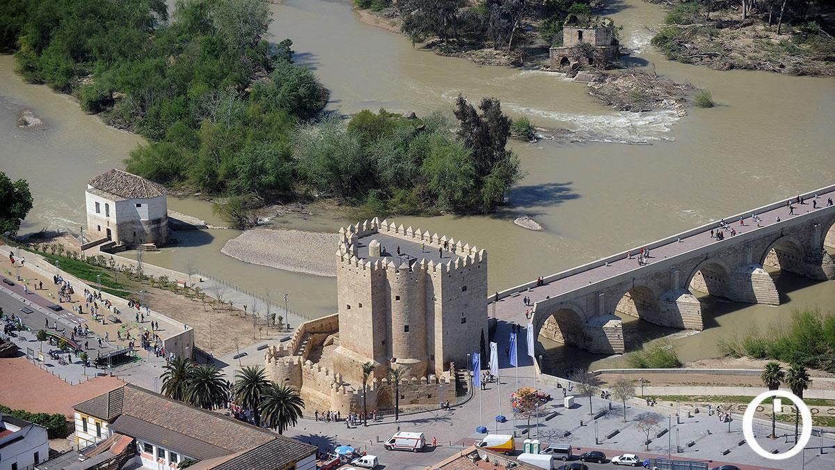 La cesión de La Calahorra a una fundación privada encara su última década sin que nadie reclame cambios