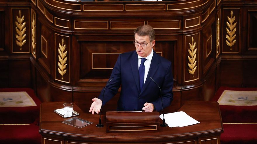 l presidente del PP y candidato a la presidencia del Gobierno, Alberto Núñez Feijóo, durante su intervención en la primera sesión del debate de su investidura este martes en el Congreso