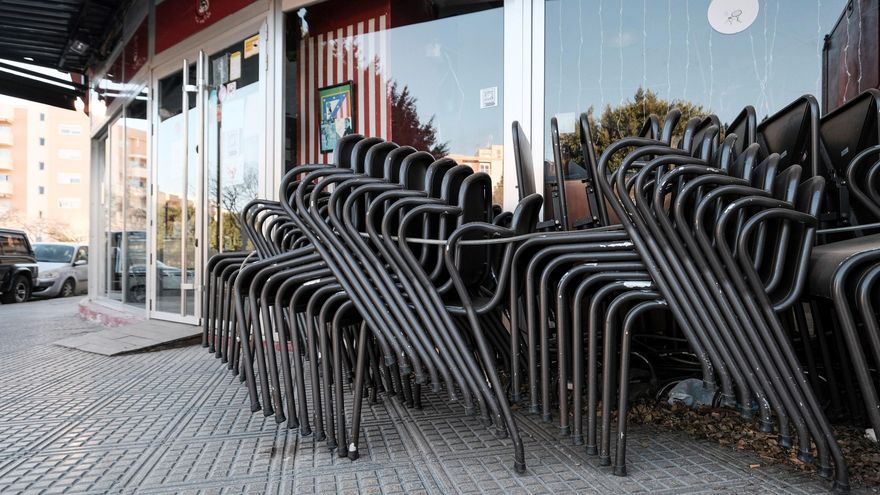 Vista de una terraza cerrada en Ibiza. EFE/Sergio G. Cañizares/Archivo