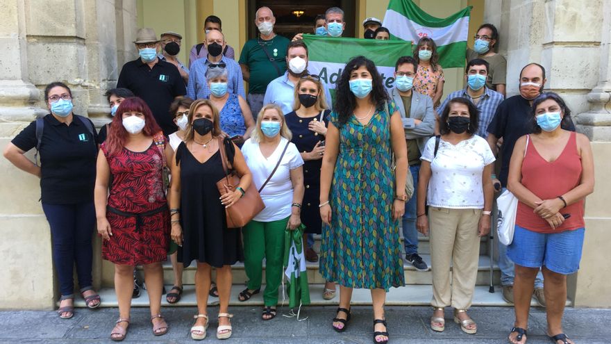 La crisis que rompió Adelante Andalucía en el Parlamento se extiende y desgarra a su grupo municipal en Sevilla