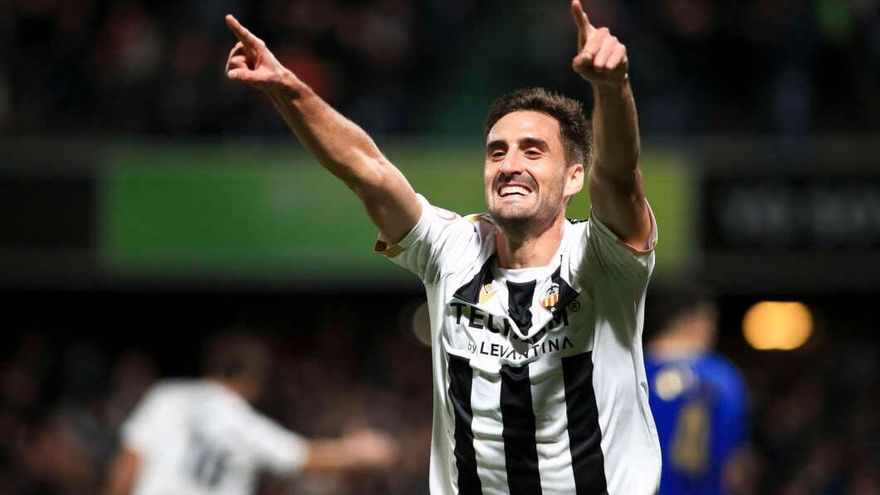 El Tenerife ficha al delantero centro Jesús de Miguel